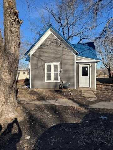 304 Petree Ave, Braymer, MO 64625