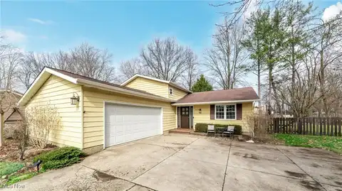 26040 Hickory Lane, Olmsted Falls, OH 44138