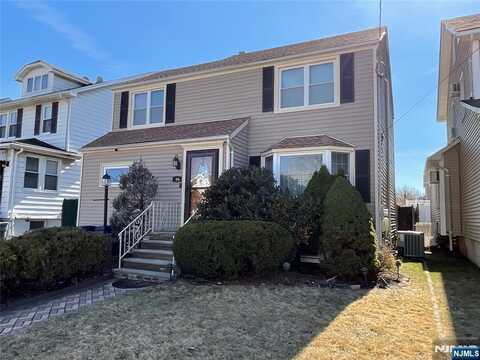 706 Teneyck Avenue, Lyndhurst, NJ 07071