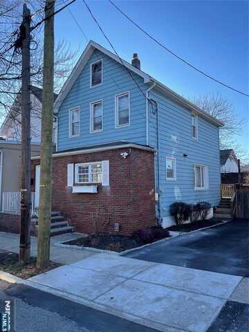 213 Summit Avenue, Lyndhurst, NJ 07071