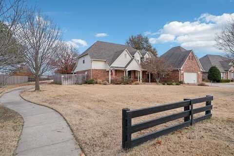 103 S Forest Ridge Boulevard, Broken Arrow, OK 74014