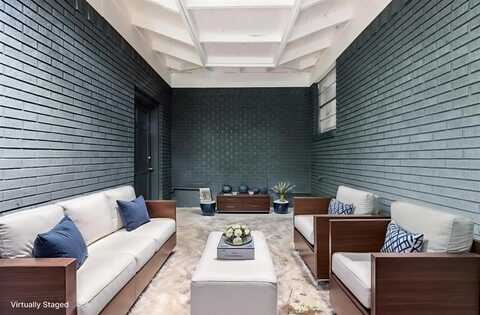 309 E Travis Street, Italy, TX 76651