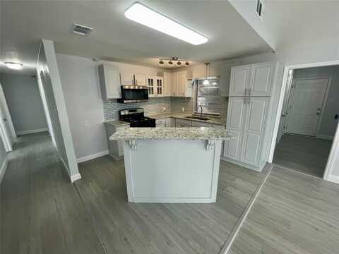 309 E Travis Street, Italy, TX 76651