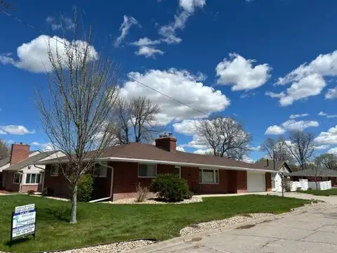250 W 8th Street, Chadron, NE 69337