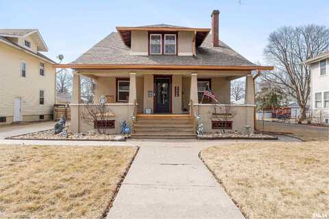 2434 ARLINGTON Avenue, Davenport, IA 52803