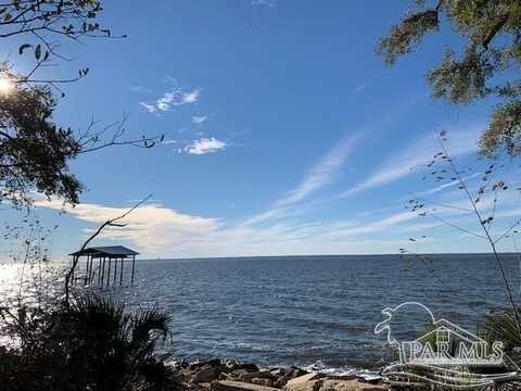 433 S Garcon Point Rd, Milton, FL 32583