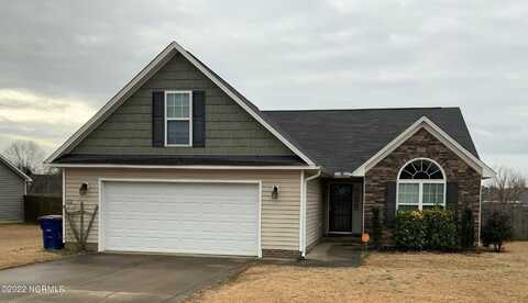 303 Declaration Drive, Raeford, NC 28376