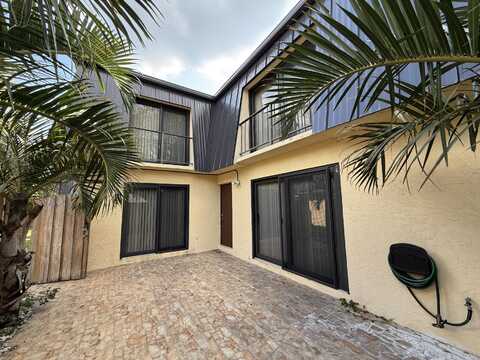 2471 Waterside Drive, Lake Worth, FL 33461