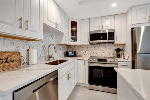 6 Lyndhurst A, Deerfield Beach, FL 33442