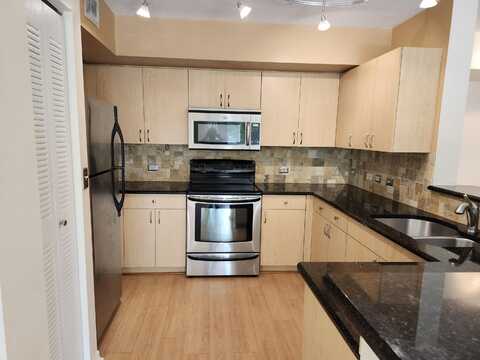 813 Villa Circle, Boynton Beach, FL 33435