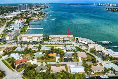 400 Wilma Circle, Riviera Beach, FL 33404