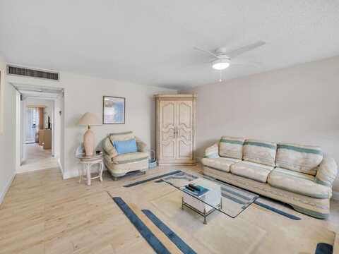 12 Valencia A, Delray Beach, FL 33446