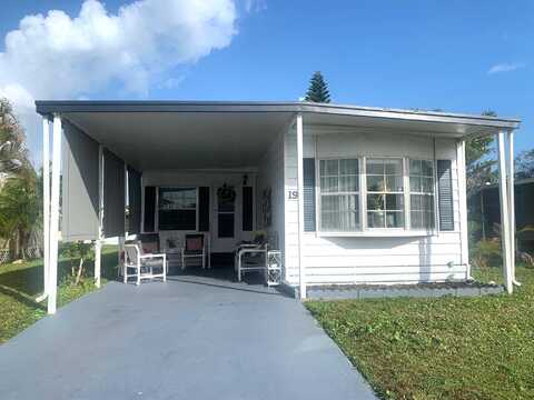 19 Galeria Way, Port Saint Lucie, FL 34952
