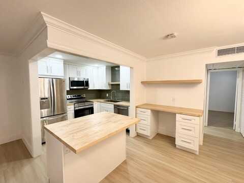330 Saxony G, Delray Beach, FL 33446