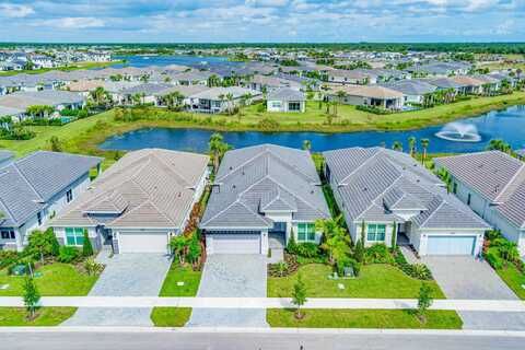 10025 Driftwood Way, Palm Beach Gardens, FL 33412