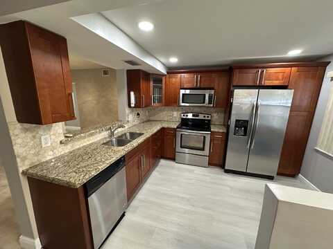 2201 Lucaya Bend, Coconut Creek, FL 33066