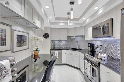 2000 Presidential Way, West Palm Beach, FL 33401