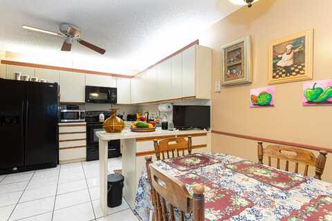 6768 10th Avenue N, Lake Worth, FL 33467