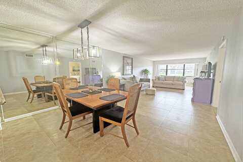 7706 Tahiti Lane, Lake Worth, FL 33467
