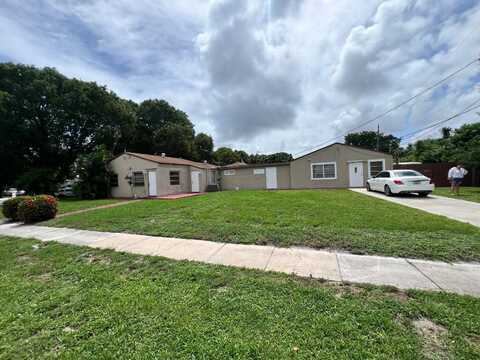 702 Fernwood Drive, West Palm Beach, FL 33405