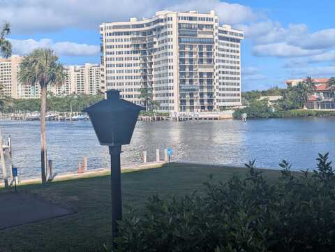 899 Jeffery Street, Boca Raton, FL 33487