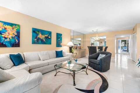 5087 Oak Hill Lane, Delray Beach, FL 33484