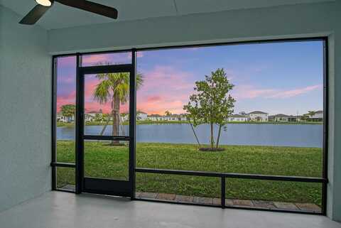 828 Persimmon Place, Fort Pierce, FL 34981
