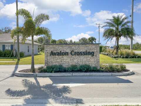 828 Persimmon Place, Fort Pierce, FL 34981