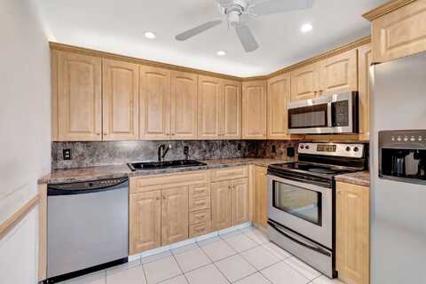 4025 Lincoln B, Boca Raton, FL 33434