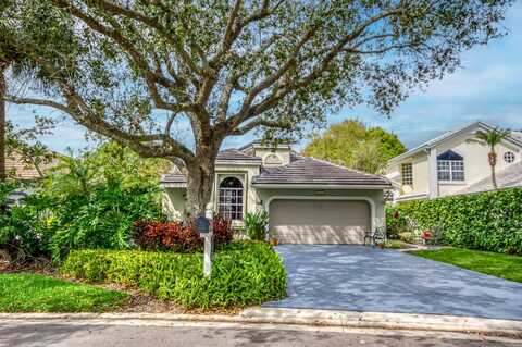 6861 Briarlake Circle, Palm Beach Gardens, FL 33418