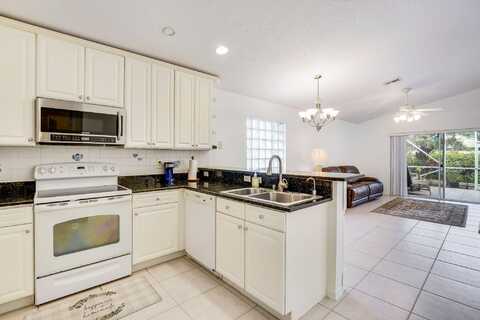 8270 Duomo Circle, Boynton Beach, FL 33472