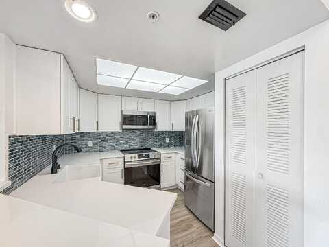 4155 N Haverhill Road, West Palm Beach, FL 33417