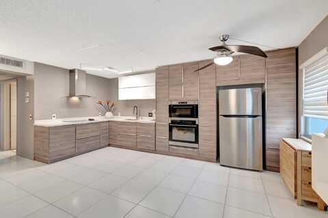 2077 Guildford E, Boca Raton, FL 33434