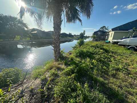 930 SW 8th Place, Cape Coral, FL 33991
