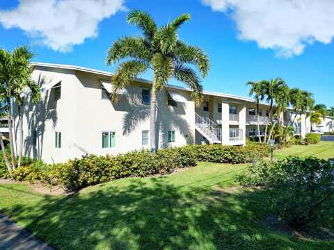 301 Circle Drive S, Boynton Beach, FL 33435