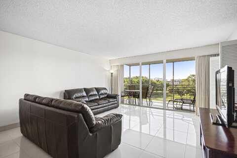3510 Oaks Way, Pompano Beach, FL 33069
