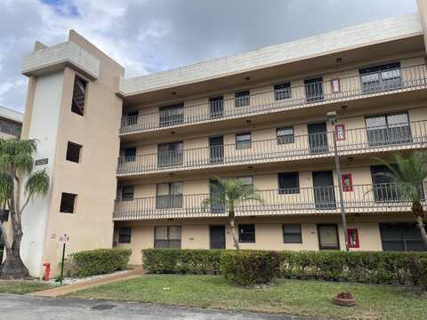 4760 Lucerne Lakes Boulevard, Lake Worth, FL 33467