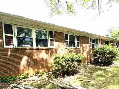 1075 Windstar CIR, Vinton, VA 24179