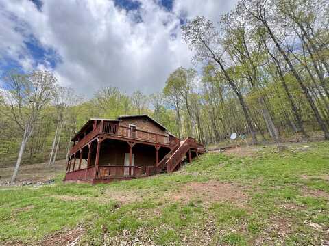 3002 Old Waiteville RD, New Castle, VA 24127