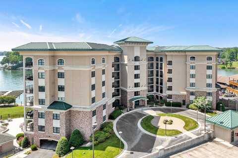 100 Bridgewater Pointe PL, Moneta, VA 24121