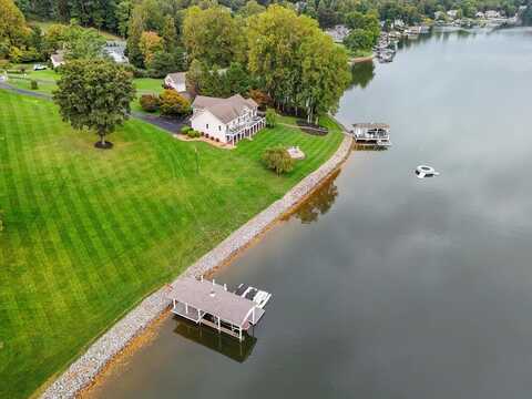 455 Sourwood DR, Hardy, VA 24101