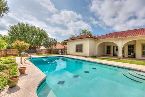 6026 Warwick Dr, San Angelo, TX 76901