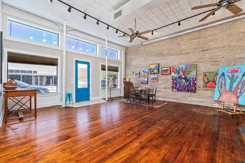 14 N Chadbourne St, San Angelo, TX 76903