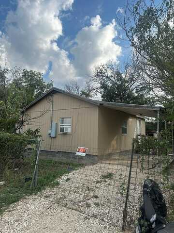 708 Mesquite Ave, Sonora, TX 76950