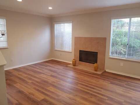 4957 Del Monte Ave, San Diego, CA 92107