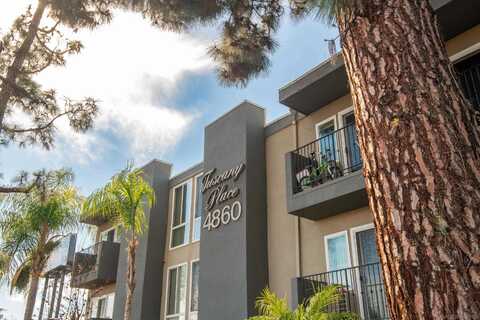 4860 Rolando Ct, San Diego, CA 92115