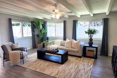 9477 Ronnie Ct, Santee, CA 92071