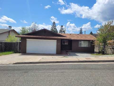 809 North St, Yreka, CA 96097