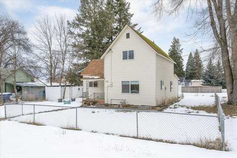 319 E 3RD St, Deer Park, WA 99006