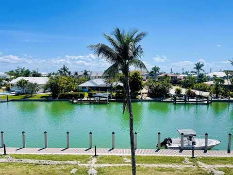 1250 Tennisplace Ct, Sanibel, FL 33957